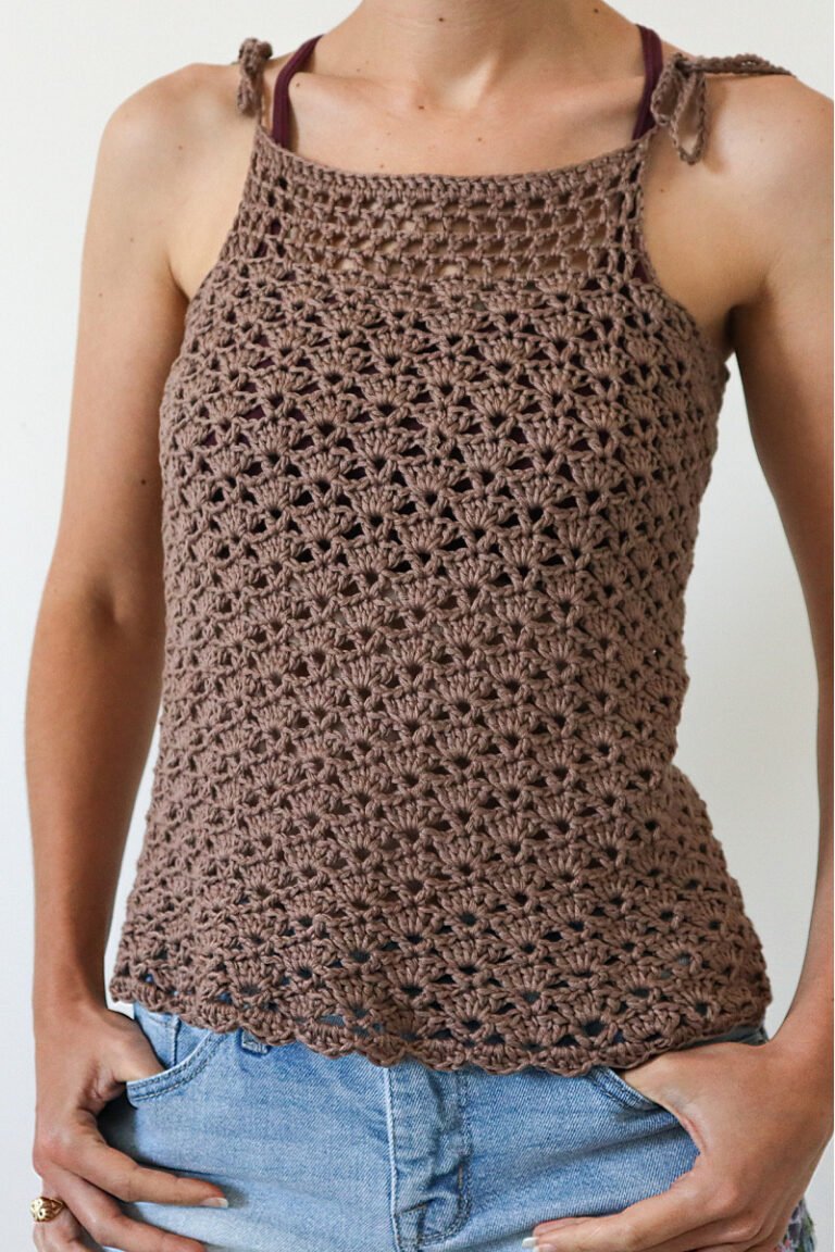 Crocheted top with shell stitch and V stitch – Patterns.curiosodaweb.com